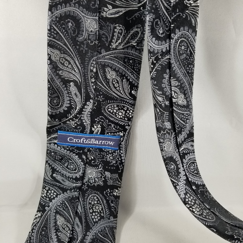 Croft & Barrow Black Gray Paisley Silk Neck Tie - Picture 8 of 8